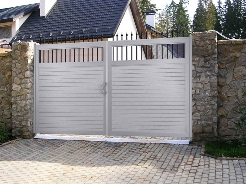 Уличные ворота DoorHan в Саратове с установкой